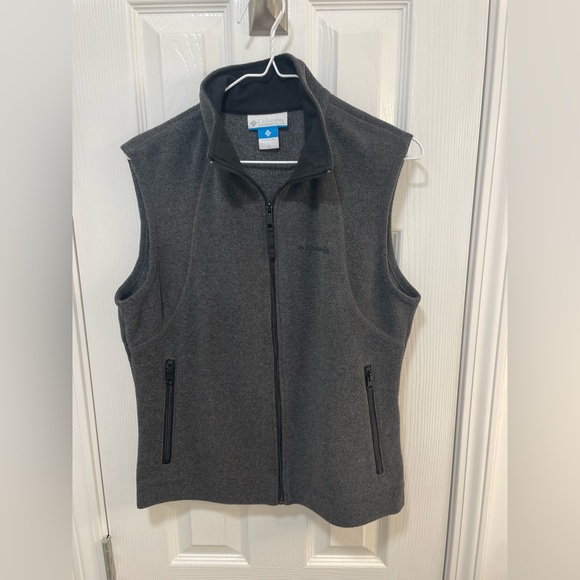 Columbia Women’s Grey Vest, Medium, Front Zip, Two Pockets, Lightweight, Sporty - Picture 2 of 4